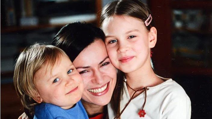 Danuta Stenka z córkami