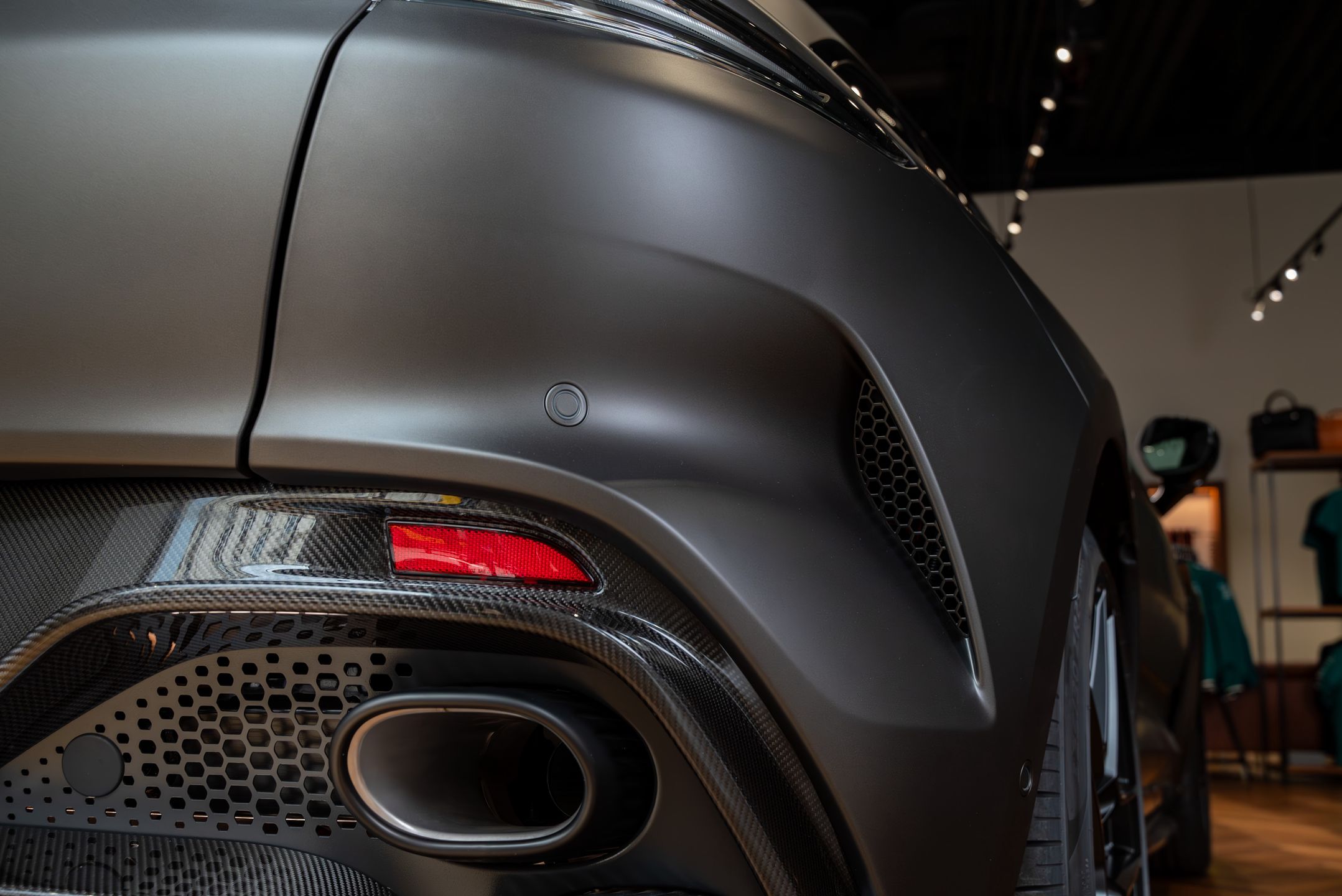 Aston Martin DBX S