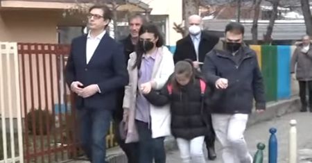 Była ofiarą hejtu. Szczęki opadły, gdy przyszła tak do szkoły