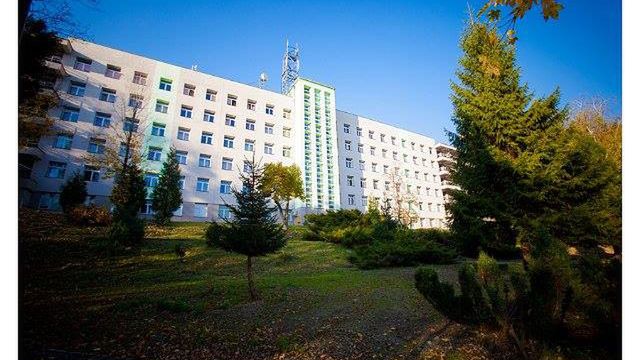 Szpital w Bystrej wznowił przyjęcia na dwa oddziały.