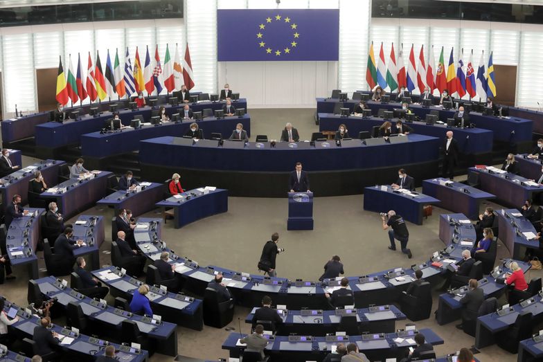 Parlament Europejski: "bezprawny Trybunał Konstytucyjny nie jest uprawniony do interpretacji Konstytucji". Ostra rezolucja przyjęta