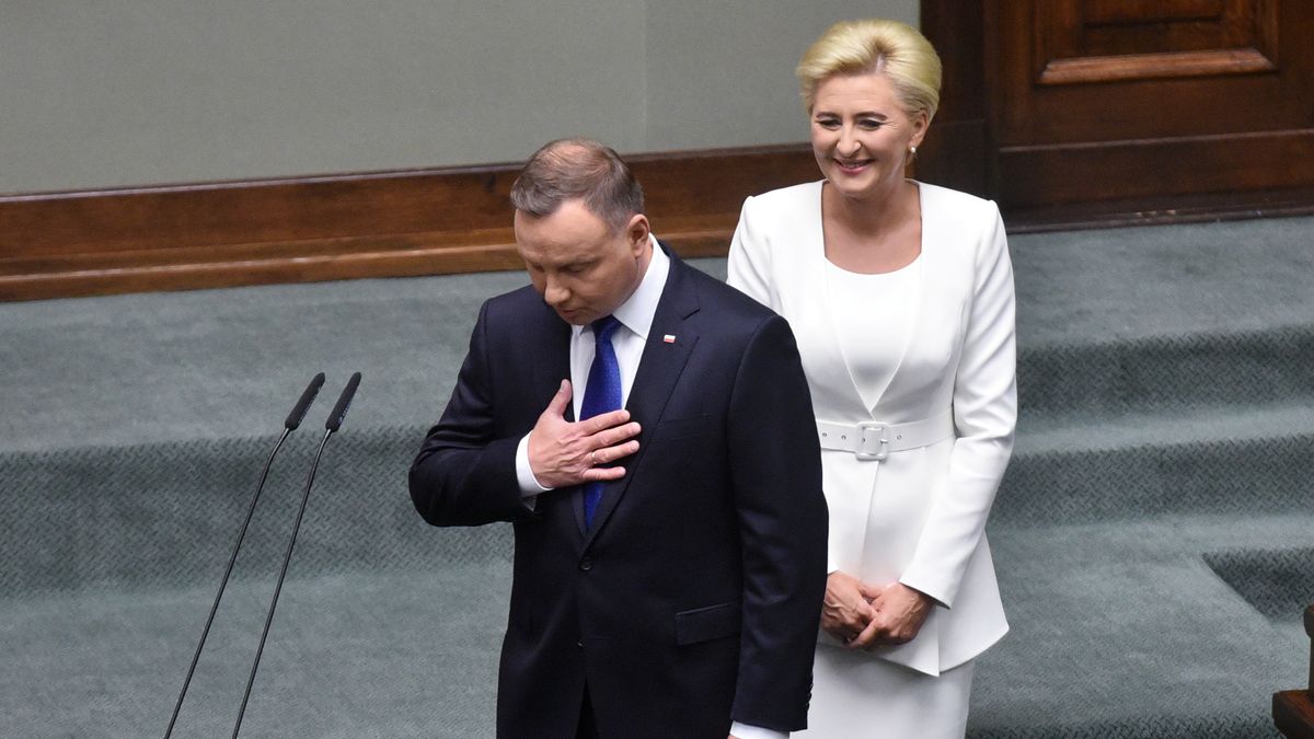 Pierwsza dama będzie miała pensję.