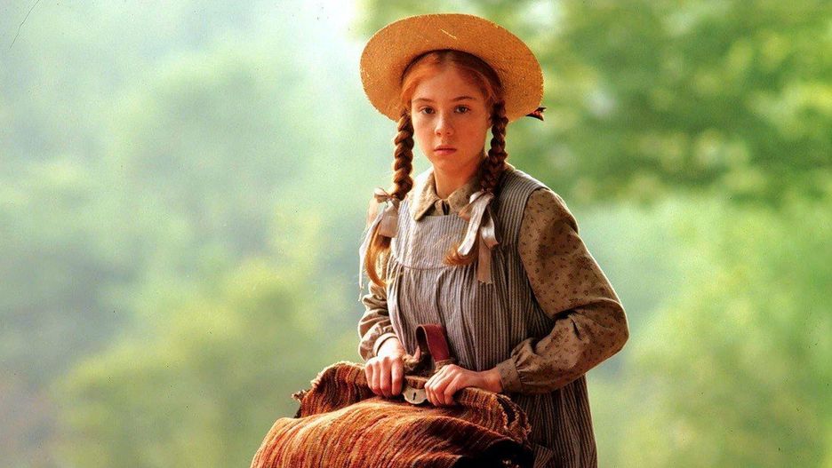 Megan Follows 40 lat temu zagrała Anię z Zielonego Wzgórza. Miała wtedy 17 lat. Dziś aktorka ma 57 lat. Zobacz, jak teraz wygląda Ania Shirley z kultowej filmowej adaptacji książki Lucy Maud Montgomery.