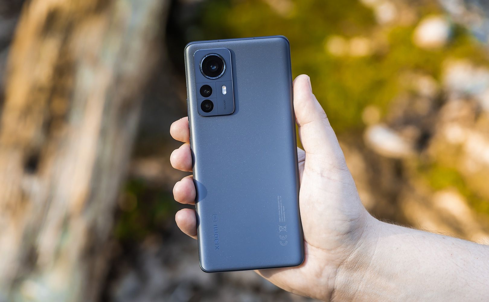 Xiaomi 12 Pro ręka