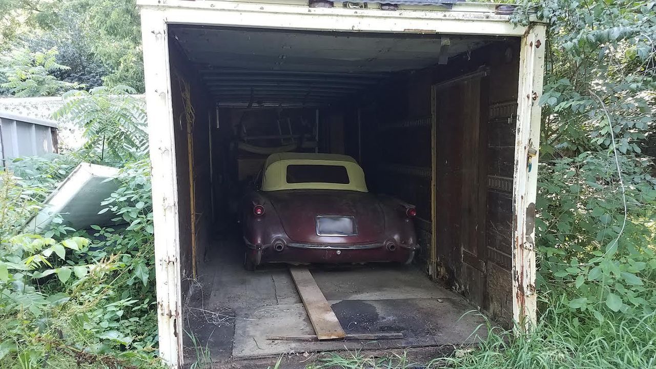 Ten wóz przeczekał w stodole od 1974 roku.