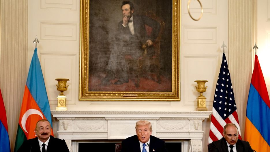 US president hosts leaders of Armenia and Azerbaijan for peace summit
epa12290429 (L-R) Azerbaijan's President Ilham Aliyev, US President Donald Trump, and Armenia's Prime Minister Nikol Pashinyan attend a signing ceremony in the State Dining Room of the White House in Washington, DC, USA, 08 August 2025. US President Trump said he would host the leaders of Armenia and Azerbaijan for a peace summit with the expectation that the pair will sign an agreement seeking to end decades of conflict between the South Caucasus nations.  EPA/NATHAN HOWARD / POOL 
Dostawca: PAP/EPA.
NATHAN HOWARD / POOL
White House, Armenia, Azerbaijan, peace summit, diplomacy