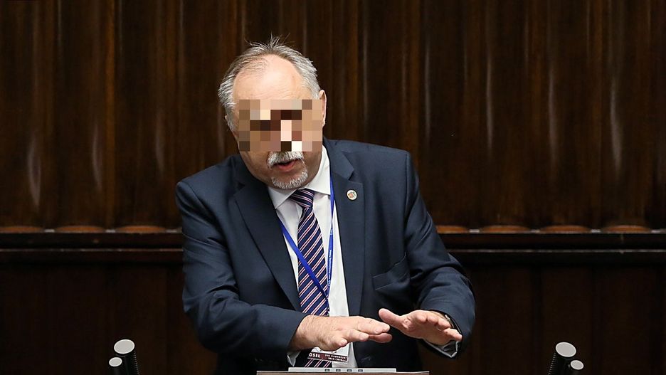 Janusz S. został oskarżony m.in. o naruszenie nietykalności osobistej policjantów 
