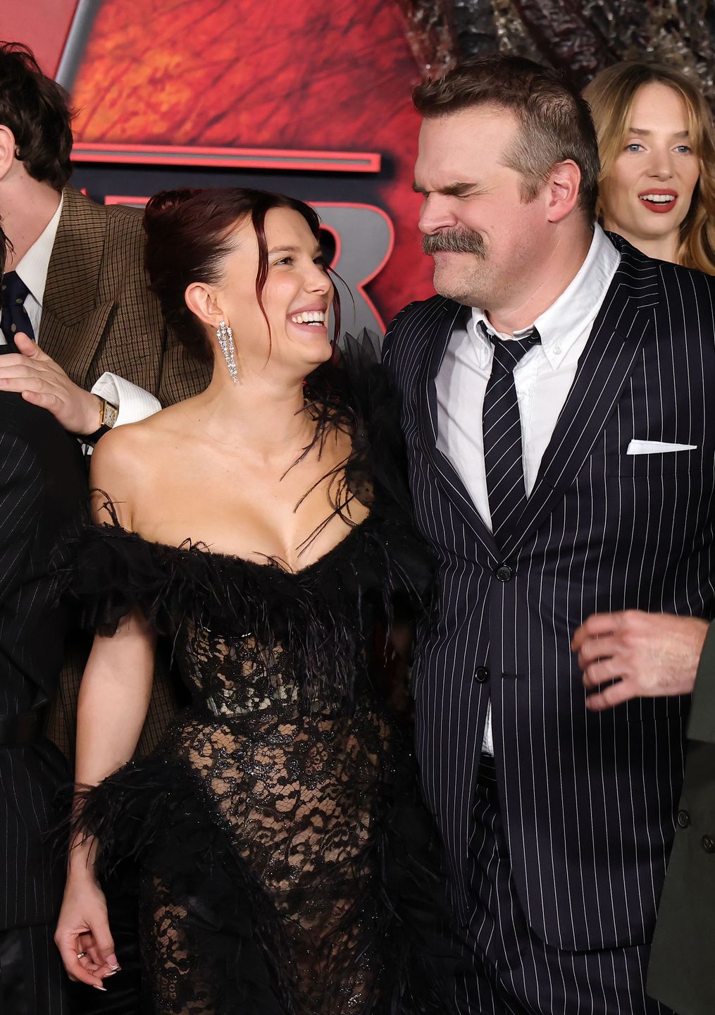 Millie Bobby Brown i David Harbour