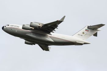 Tajemnicze loty giganta z Rzeszowa. Nie wiadomo, co dostarcza