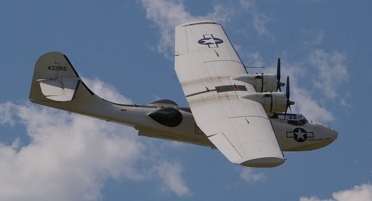 Duże wypukłe okna ułatwiały prowadzenie obserwacji morza