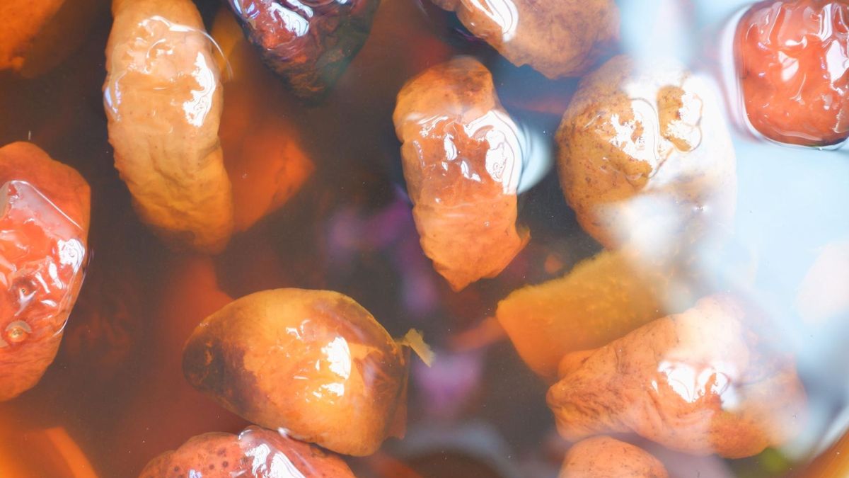 Kompot z suszu najlepiej pić po posiłkach, najlepiej tych cięższych i bardziej tłustych.