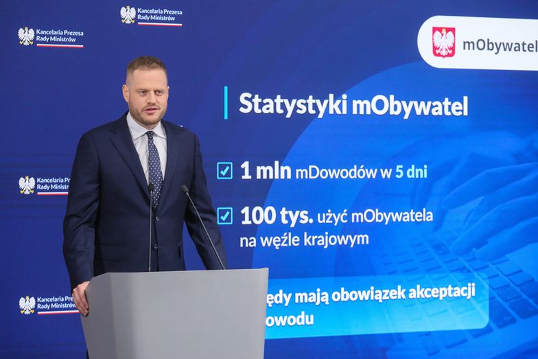 Milion nowych mDowodów. Minister przypomina o kluczowym obowiązku