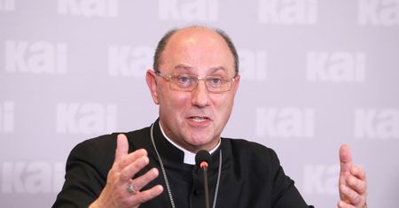 Polscy biskupi w Watykanie. Prymas zabrał głos