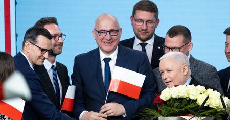 Atak "młodych wilków" w PiS. "Na pewno coś się skończyło"