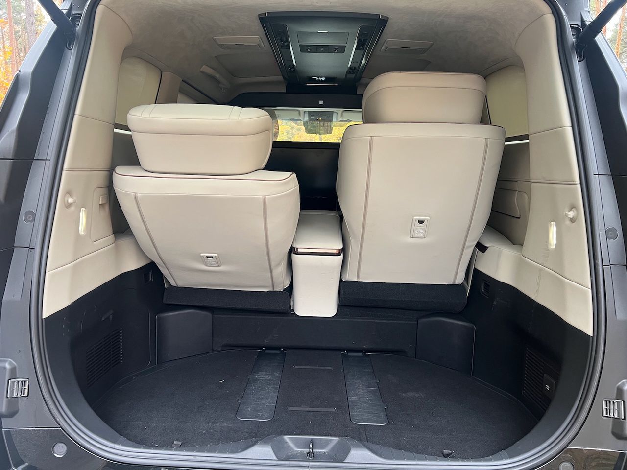 Lexus LM 350h AWD 