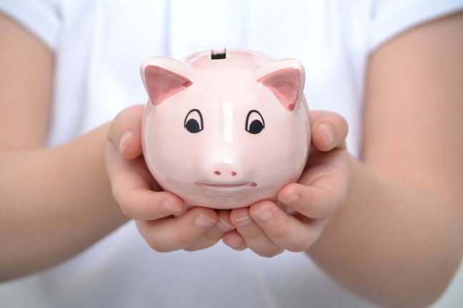 Rozsądne gospodarowanie pieniędzmi to umiejętność, której dziecko uczy się przede wszystkim od rodziców