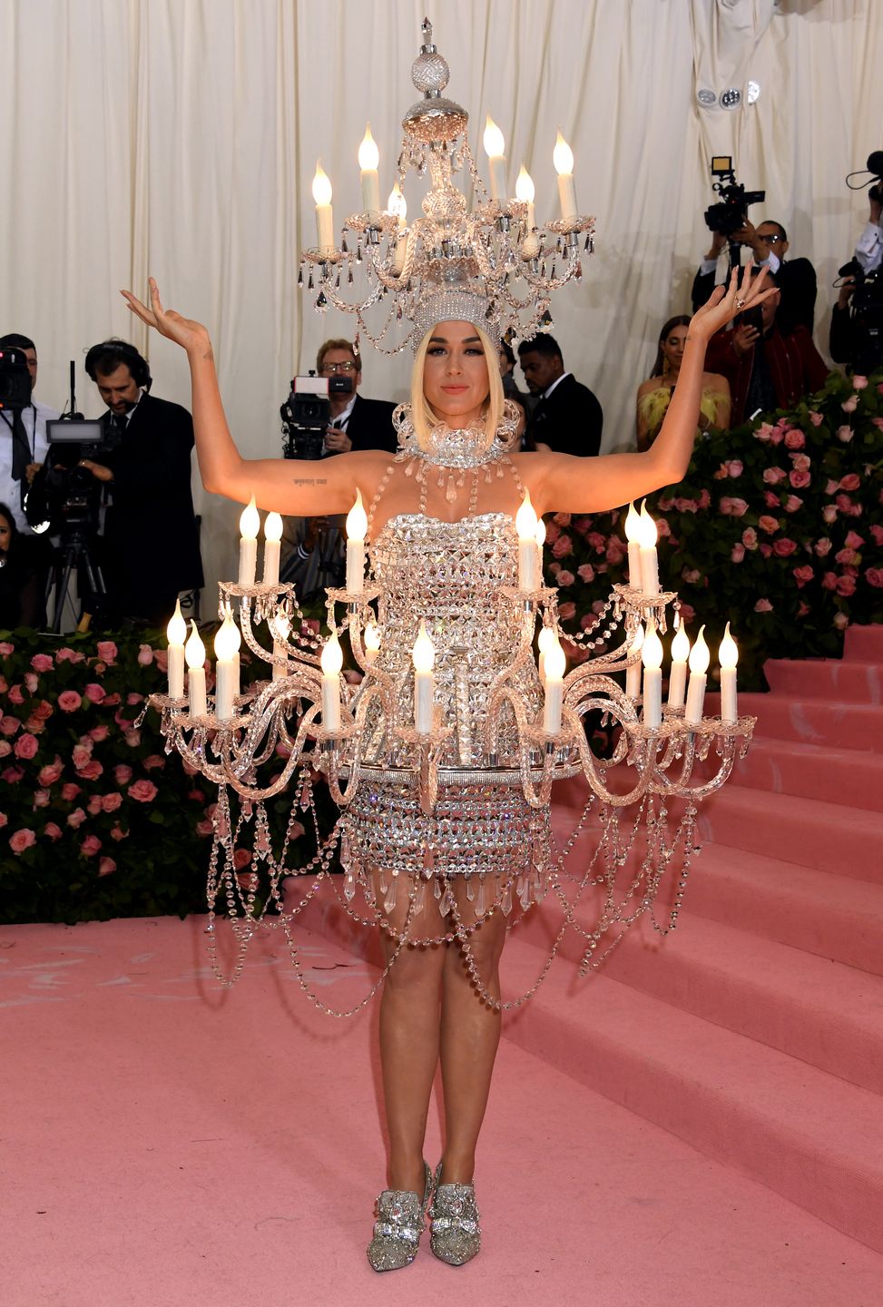 Katy Perry jako żyrandol 