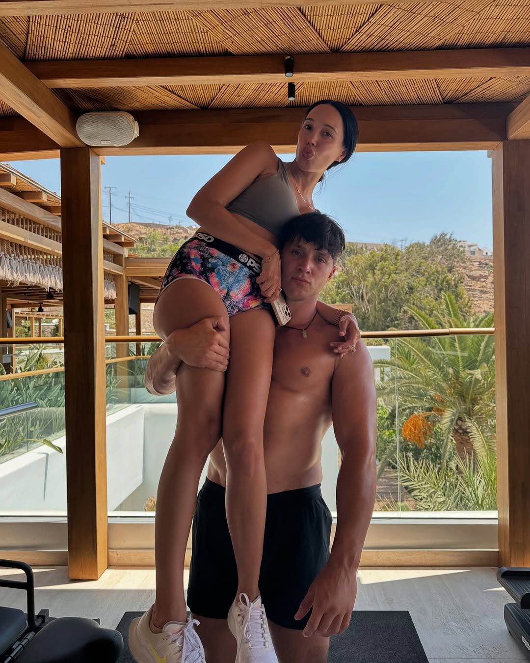 Scarlet Vas i Tayo Ricci