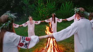 Magiczna Noc Świętojańska w Parku Miejskim. Będą wianki, ogień, muzyka i poszukiwanie kwiatu paproci