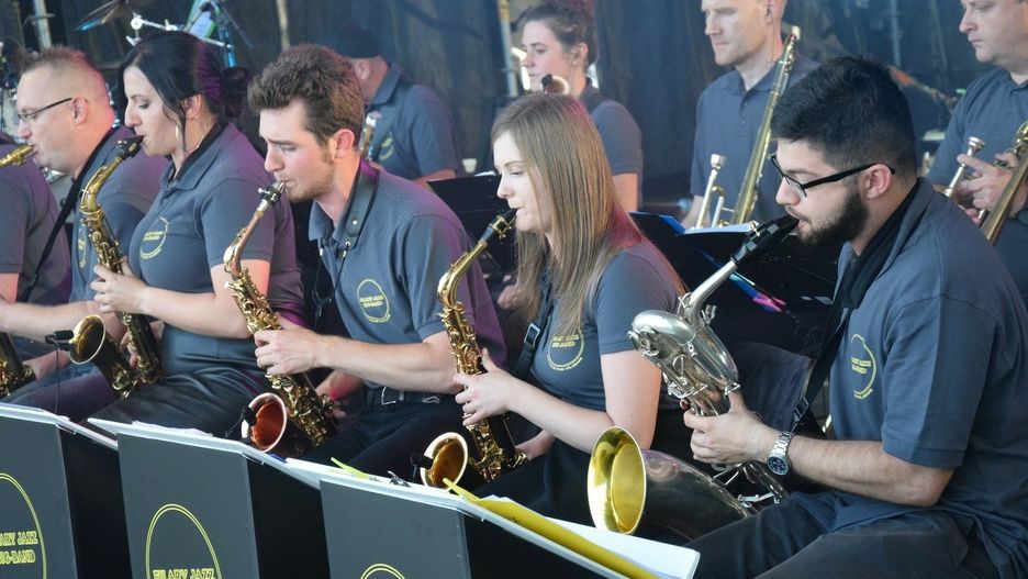 Filary Jazz Big Band wystąpią w sobotę 12 lipca na Starym Rynku.