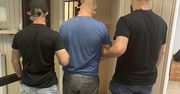 Eksplozja mercedesa w powiecie kozienickim. 43-latek tymczasowo aresztowany – usłyszał 21 zarzutów