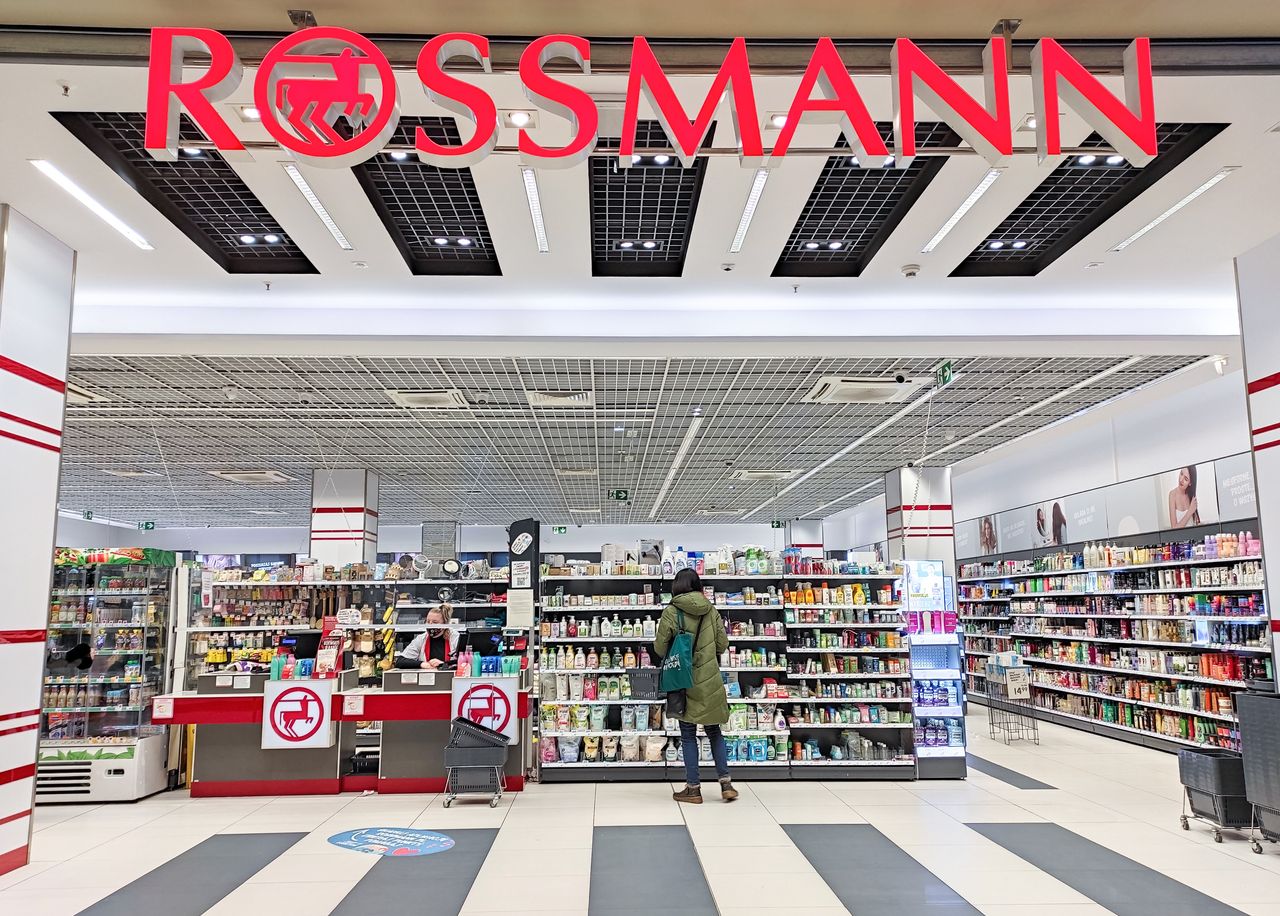 Darmowa dostawa w Rossmannie. Kosmetyki taniej nawet o 32 zł