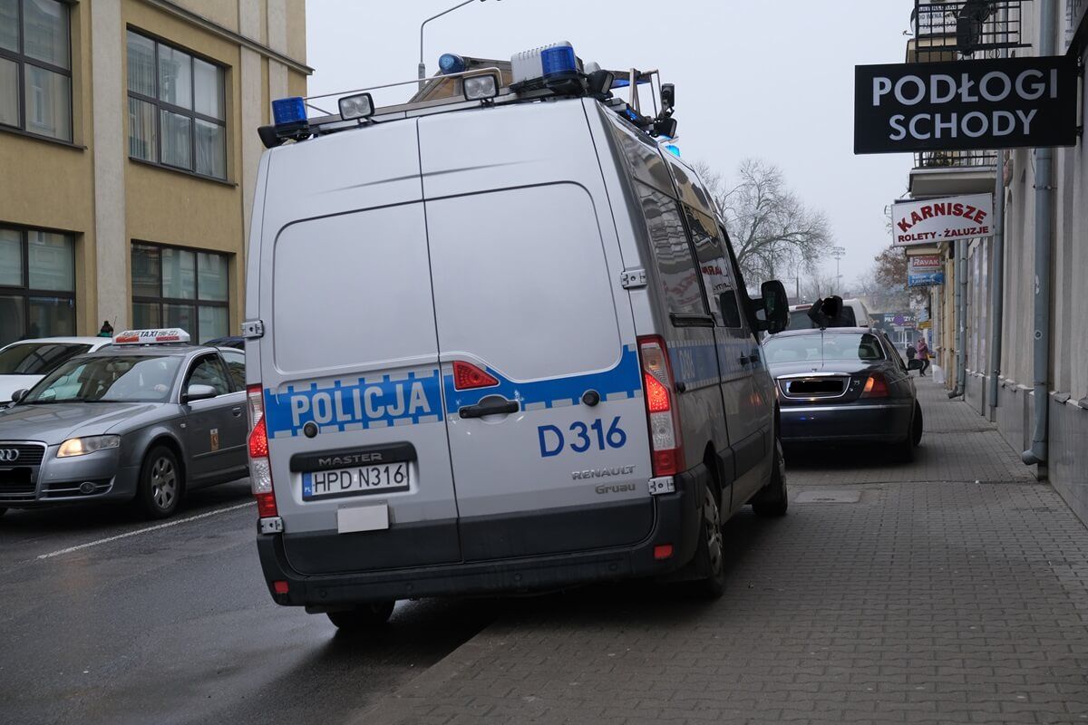 Kierowca rovera potrącił jadącego na hulajnodze mężczyznę na ul. Zamojskiej