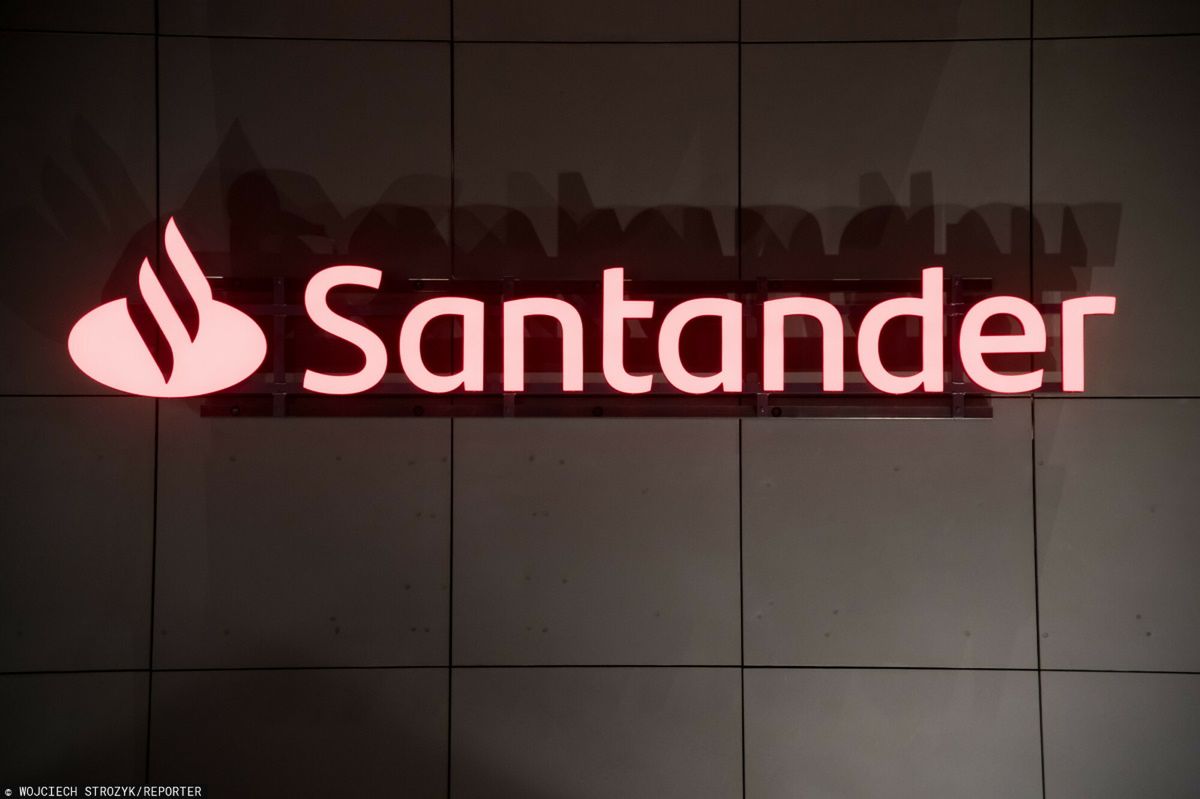 Santander będzie wysyłać linki do strony, czy to bezpieczne? /fot. East News/ Wojciech Stróżyk/Reporter