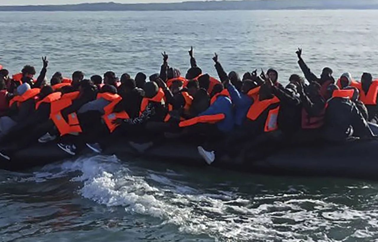 Rekordowa liczba. 125 migrantów na jednej łódce