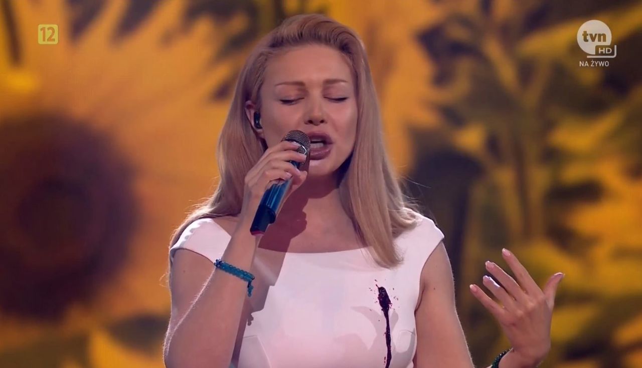 Koncert "Razem z Ukrainą" w TVN. Ukraińska piosenkarka w sukni poplamionej sztuczną krwią