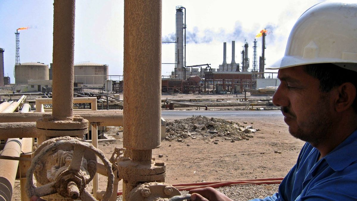 Kraje OPEC+ zwiększą wydobycie ropy naftowej, co ma ograniczyć ceny paliw na świecie