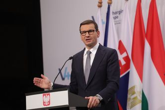 Złoty ma problem. Ekonomiści widzą ryzyko zaostrzenia konfliktu Polski z KE