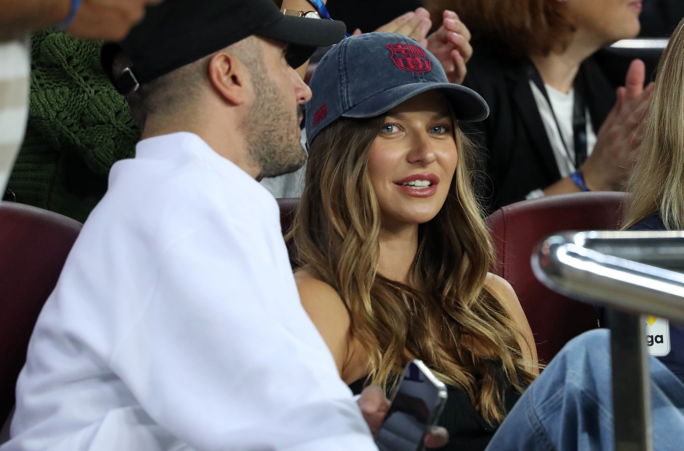 Anna Lewandowska kibicuje Robertowi w czapce FC Barcelona