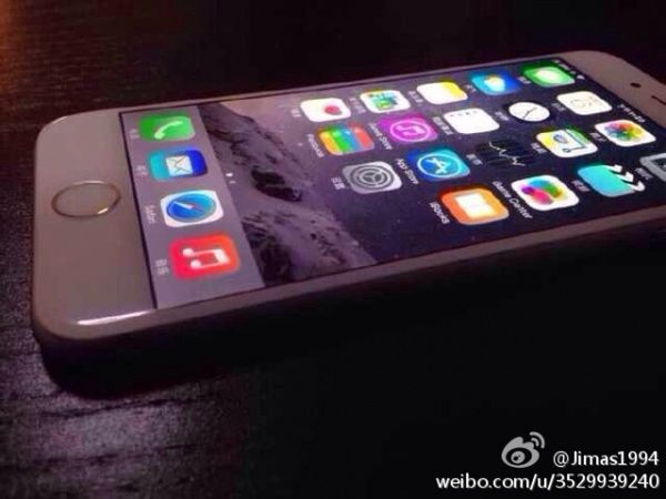 Nowa porcja filmów i zdjęć z włączonym iPhone'em 6. Smartfon dostanie dodatkowy wiersz ikon 6