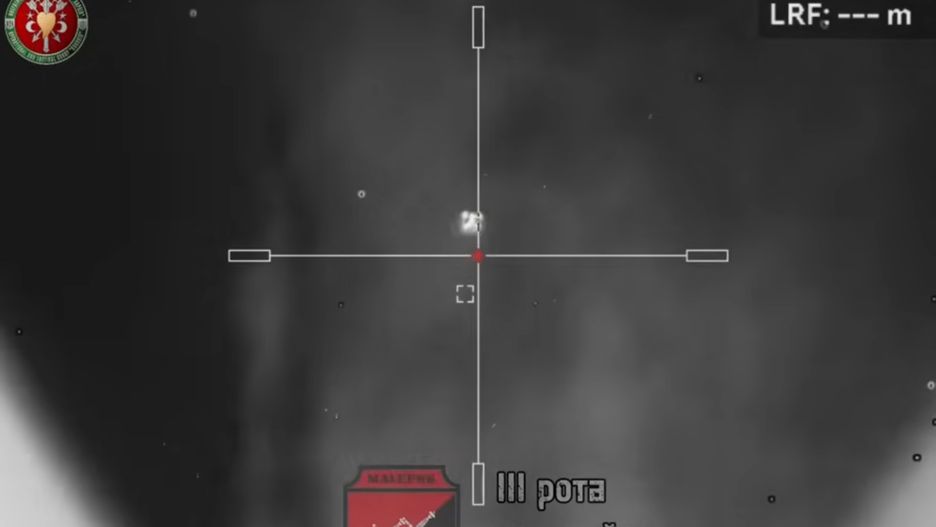 Ukraiński snajper bądź strzelec wyborowy vs rosyjski dron.