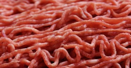 Groźne bakterie w mięsie. GIS bije na alarm