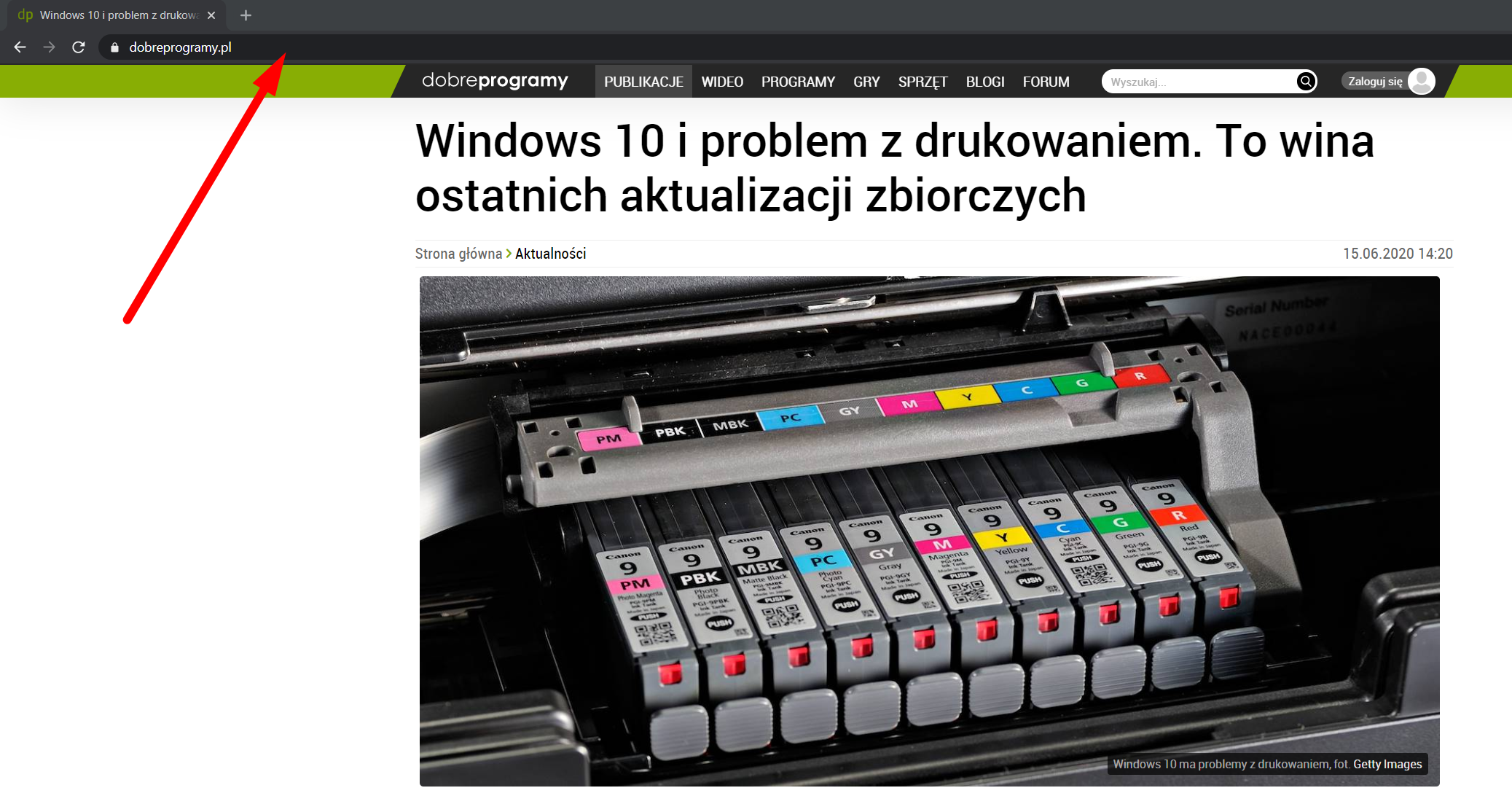 Pełny adres domyślnie znika, mimo przeglądania podstrony, fot. Oskar Ziomek.