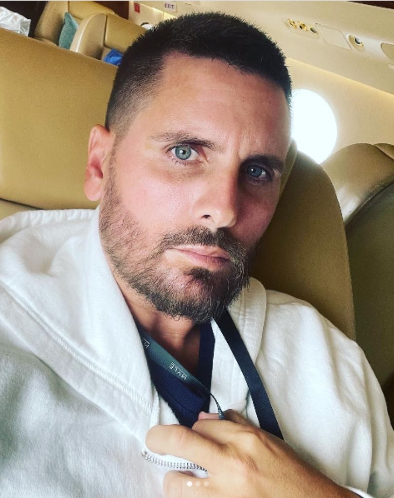 Scott Disick twierdzi, że poczuł ulgę na wieść o zaręczynach Kourtney Kardashian i Travisa Scotta