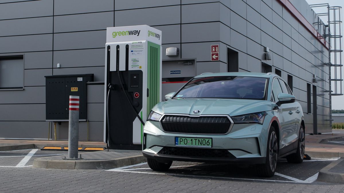 Auta elektryczne są bardziej czułe na pogodę, ale i styl jazdy powinien być nieco odmienny