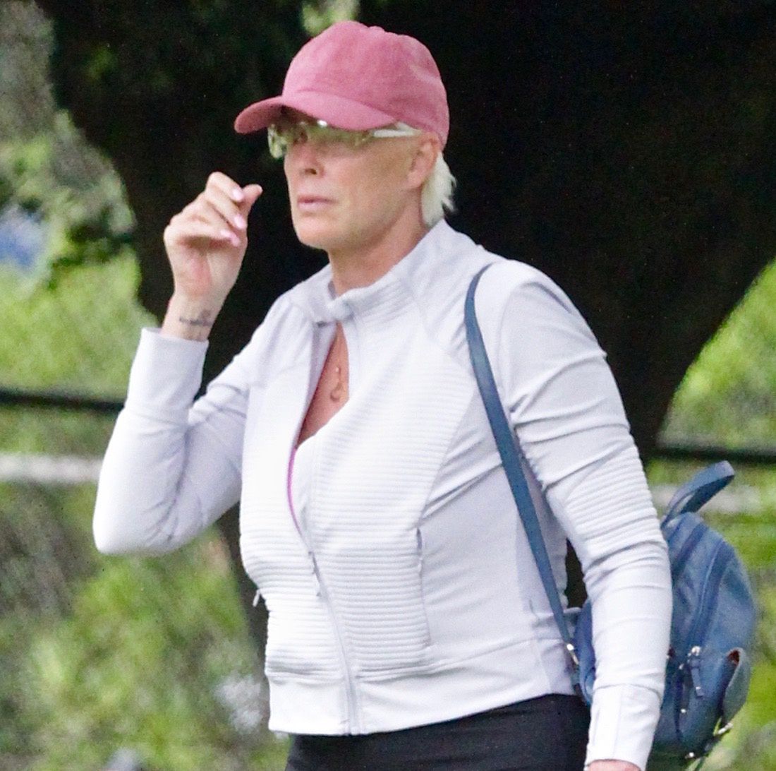Brigitte Nielsen na spacerze z dwuletnią córeczką