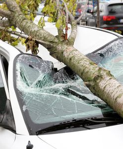 Groźne burze, uważaj na swoje auto!