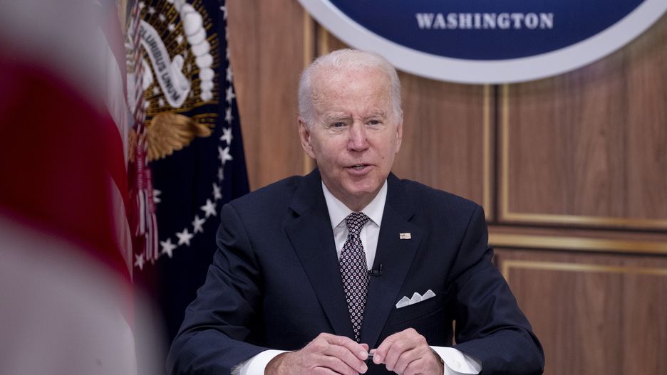 US President Joe Biden particiaptes in a virtual meeting with leaders of the Major Economies Forum on Energy and Climate (MEF), at the Eisenhower Executive Office Building on the White House complex, in Washington, DC, USA, 17 June 2022. Biden reconvened leaders of the MEF to discuss setting future emissions standards, energy and food security, and to 'tackle the climate crisis,' according to a White House statement. EPA/MICHAEL REYNOLDS Dostawca: PAP/EPA.