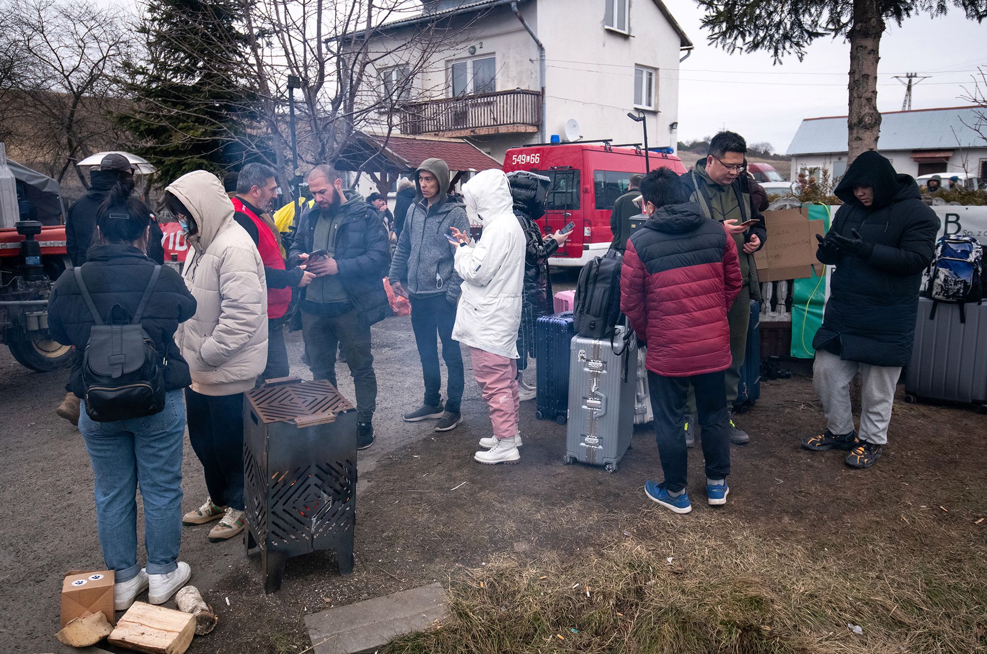 Wojna w Ukrainie: Przejście graniczne w Hrebennem jest pełne ludzi 4