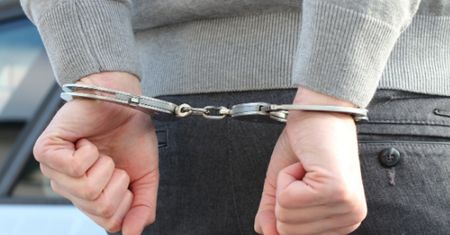 Z mieszkania słychać było płacz i krzyki. 31-latek znęcał się nad rodziną