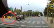 Okrzyk przerażenia i ryk klaksonu. Dramatyczne sceny na przejściu