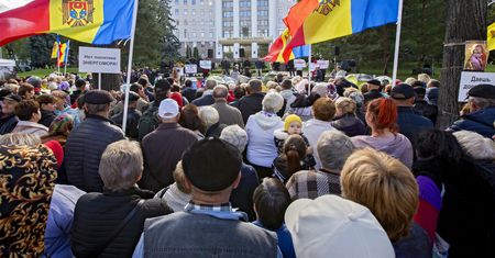 Niepokój w Mołdawii. Tysiące ludzi na ulicach