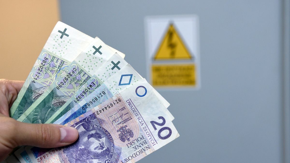 Stock Bart?omiej Magierowski
Fot. Bartlomiej Magierowski/EastNews. Wroclaw 18.09.2021. Wzrost cen pradu - zdjecie ilustracyjne.Szafa elektryczna i pieniadze.
Bartlomiej Magierowski
