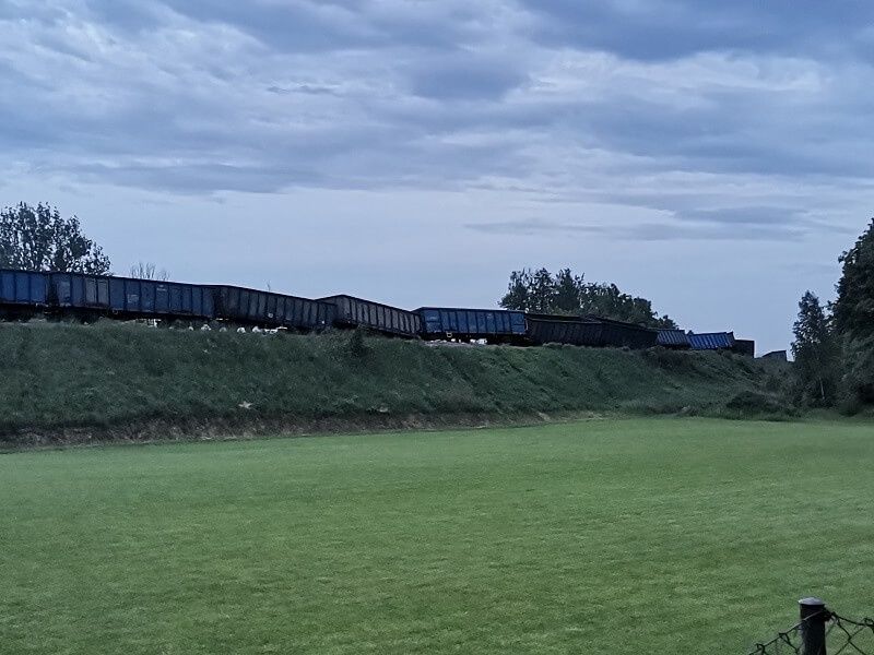 Wykolejenie wagonów pociągu towarowego w Ciecierzynie pod Lublinem
