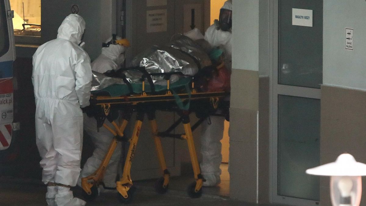 Cicha hipoksja to duże spadki saturacji, których pacjenci nie zauważają. Kiedy trafiają do szpitala są w ciężkim stanie