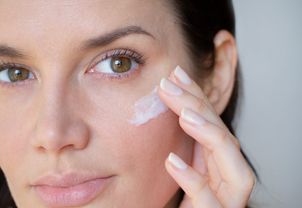 Krem antybakteryjny – kiedy i jak stosować bezpiecznie?